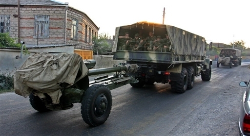 Georgian towed artillery and crews on the move