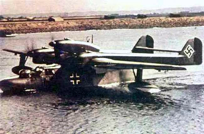 Hidroavión de recconnaisance alemán BV-138 de 3 motores