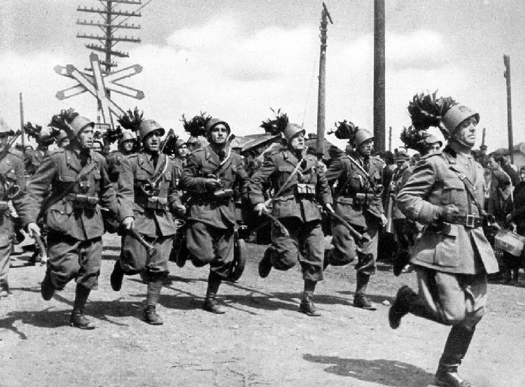 Romanian and German Troops in Bessarabia, Ukraine and Crimea, 1941-42 ...